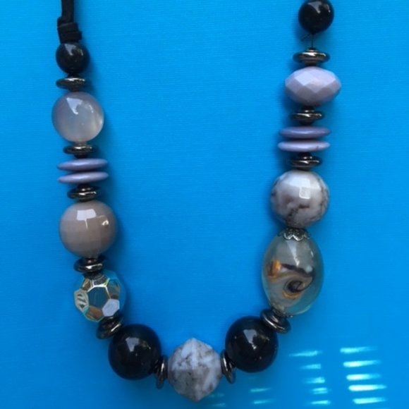 Beautiful NWOT English Necklace in Dusky Pink, Silver & Black - Picture 3 of 6